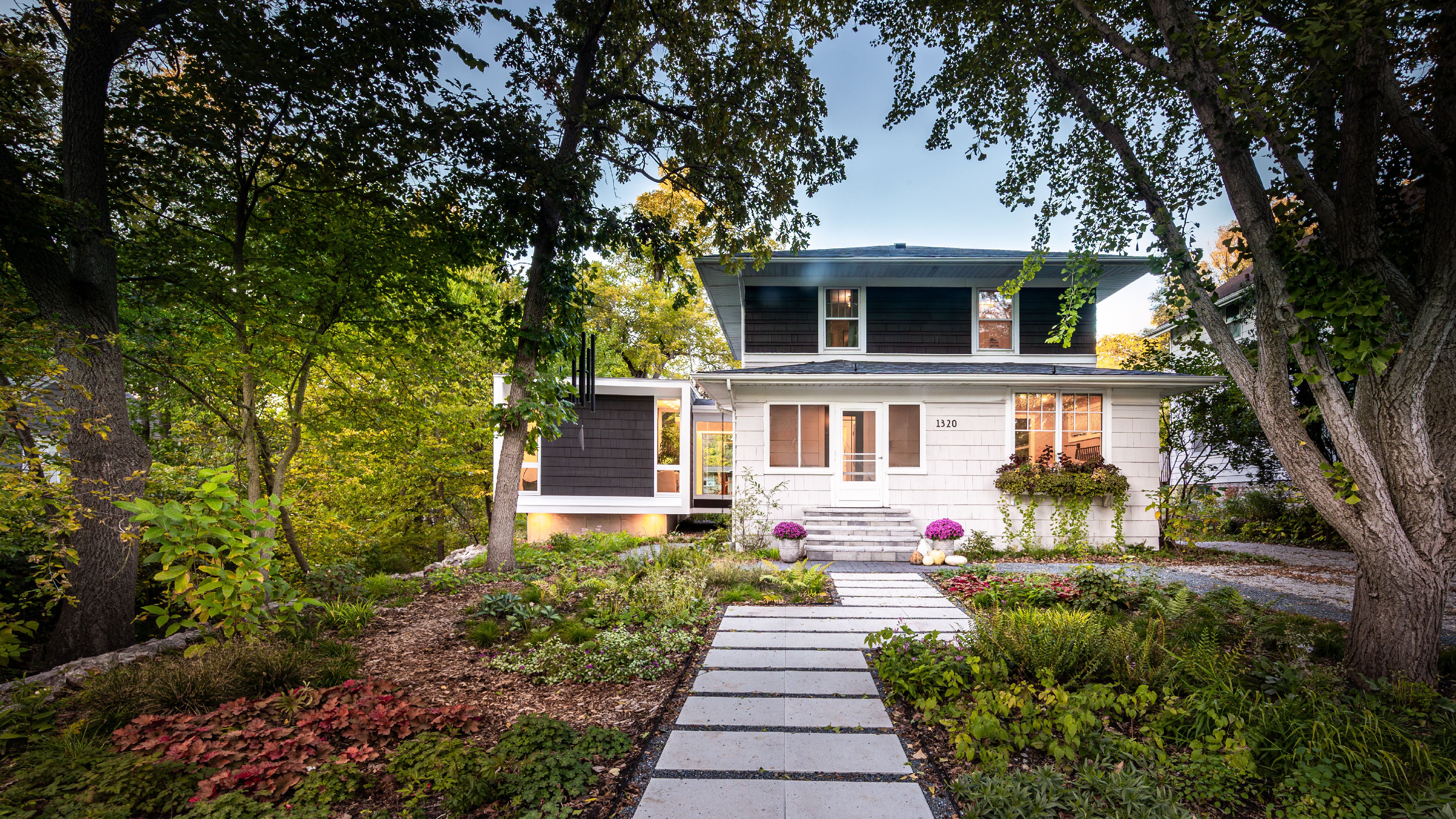 Modern addition to a four square house